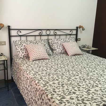 דירות וירג'יו Il Mio Piccolo Angolo Di Mare מראה חיצוני תמונה